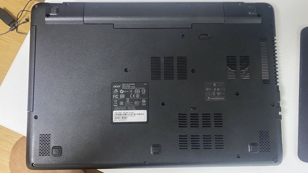 Laptop Acer Aspire e5-511 512 gb HDD 4 gb RAM