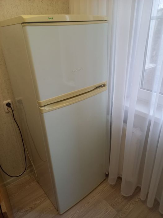 Продам холодильник большой б/у