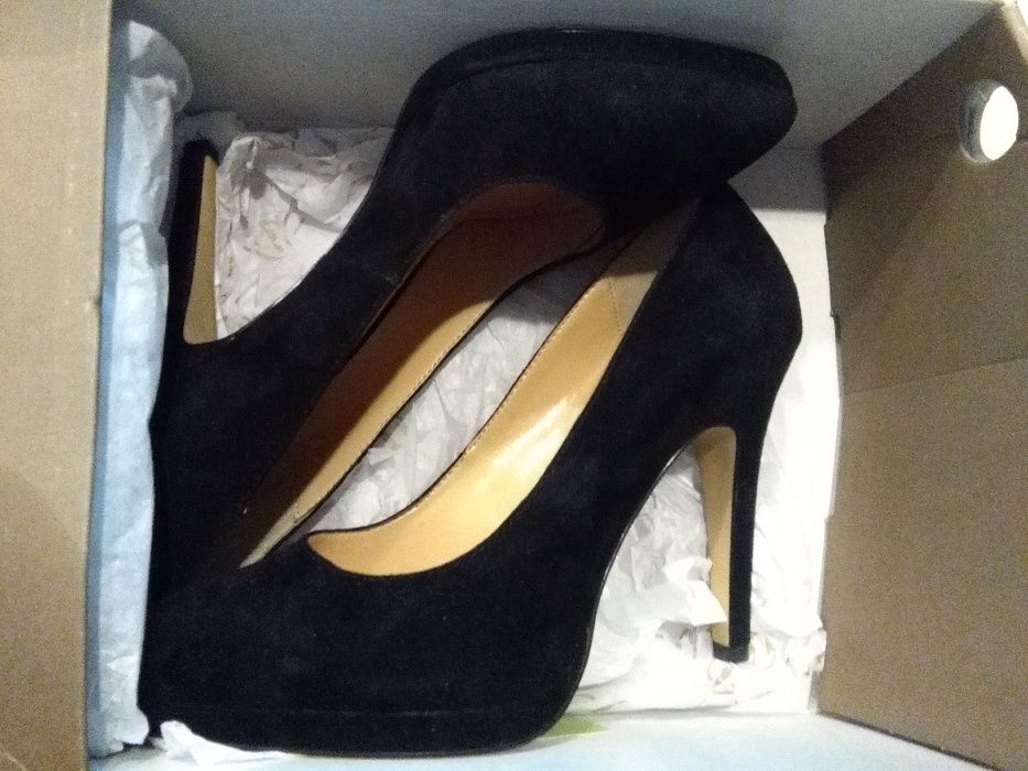 Pantofi Bata noi, ingusti, 38,5, piele intoarsa, negri, toc platforma