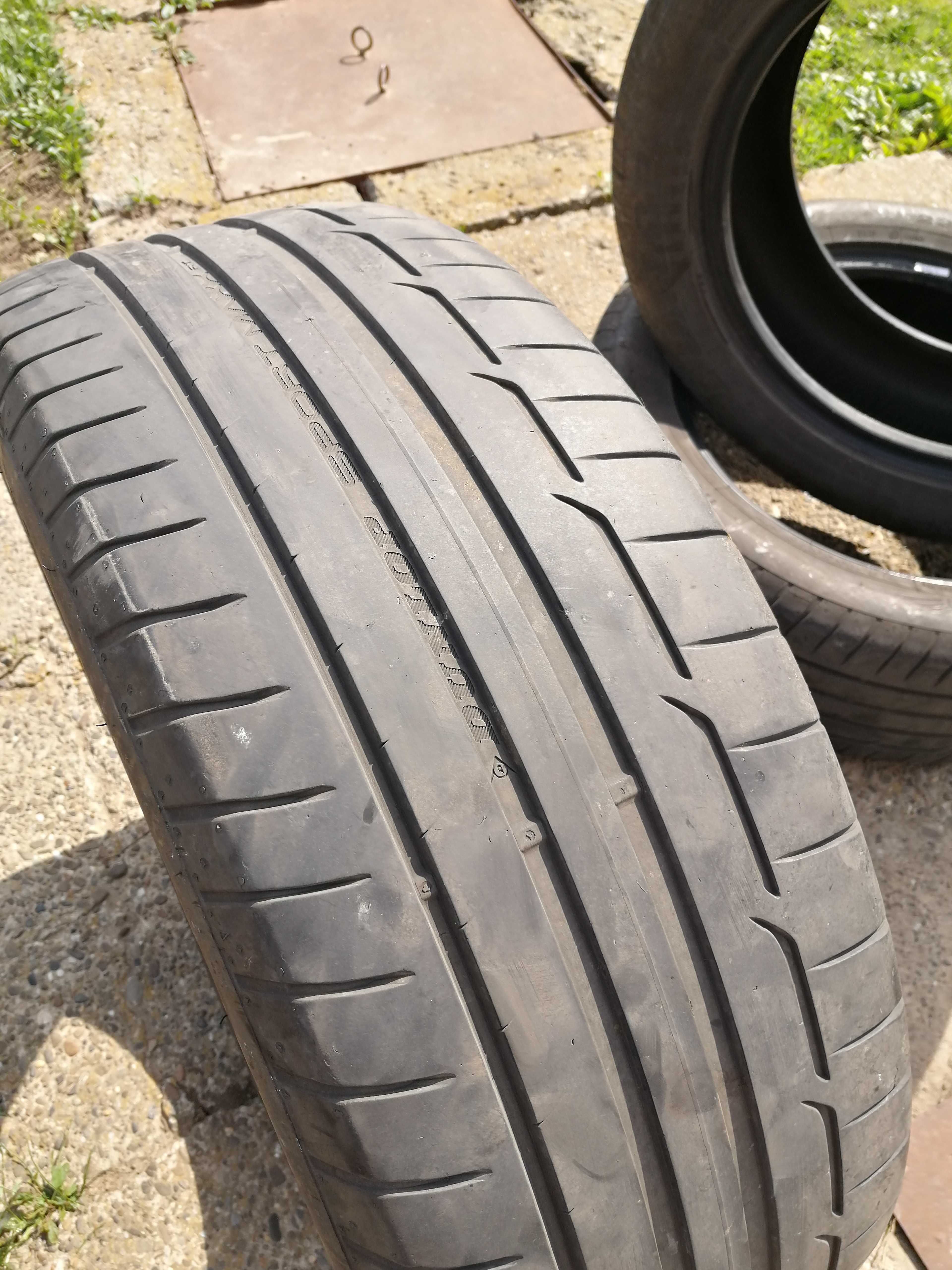 Vând Anvelope Vara Dunlop SportMaxx 235 55 R19