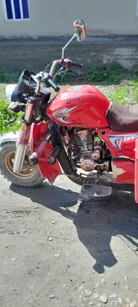 Motorcycle 200 Lochin