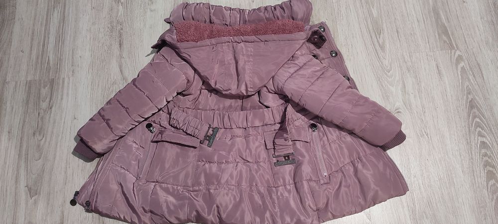 Geacă de iarnă pentru fetițe de 4 ani!