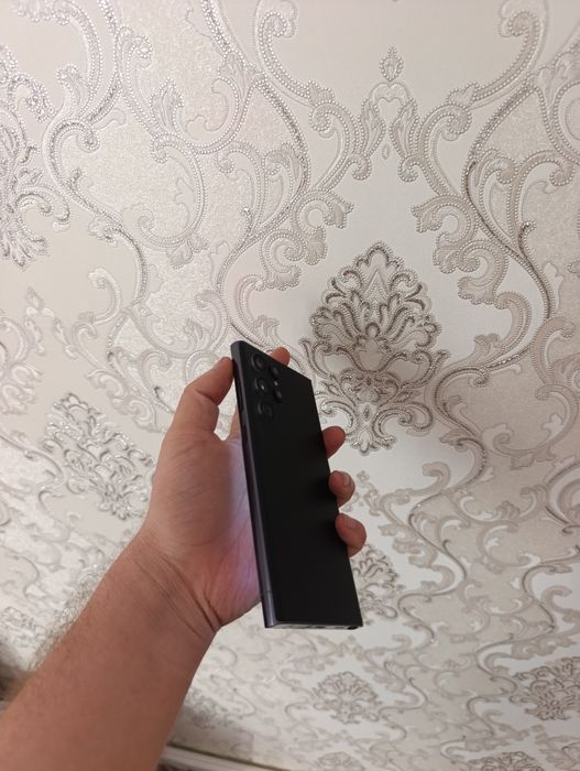 S22 Ultra zapchastga sotiladi