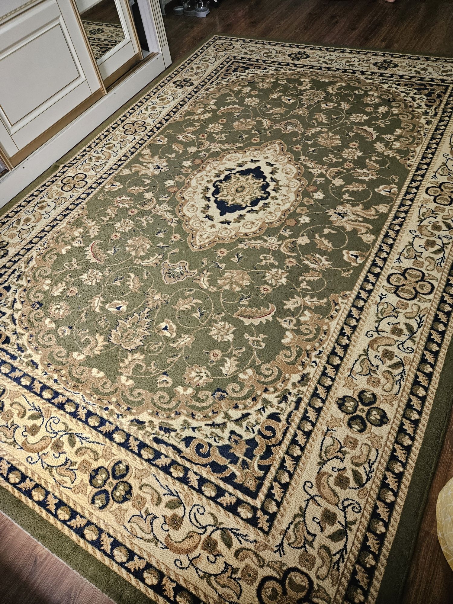 Продам ковёр 3×2