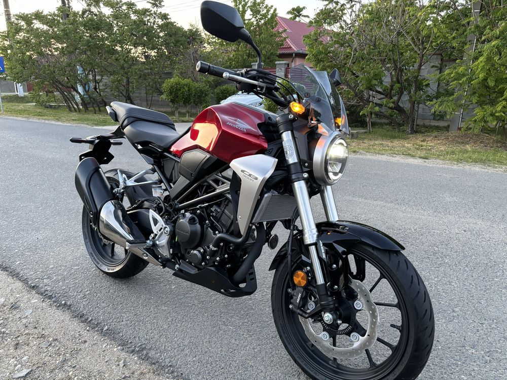 Honda CB 300R cu DOAR(!) 1400 km