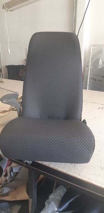 Execut tapiterii auto