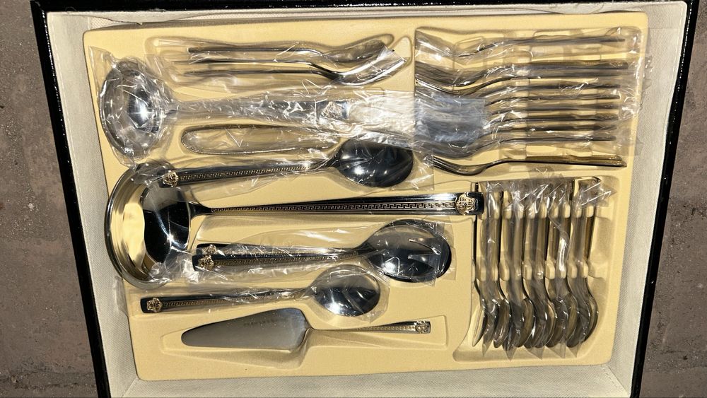 set ustensile versacce editie limitata