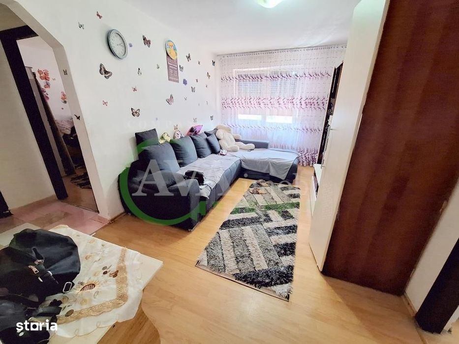Apartament 3 camere, etaj 3 4, zona Bazinul de Inot Bacau