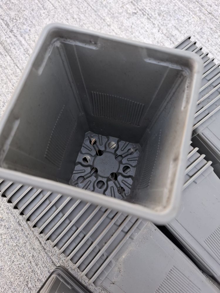 Ghiveci platic 2 l