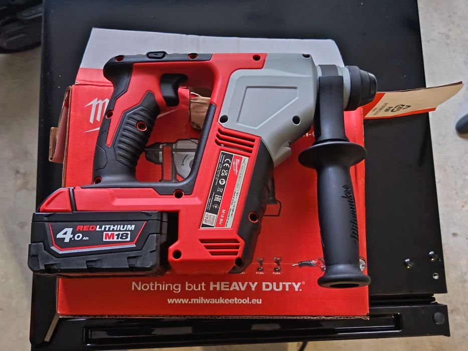 Milwaukee M18 BH Ciocan Rotopercutor SDS Plus