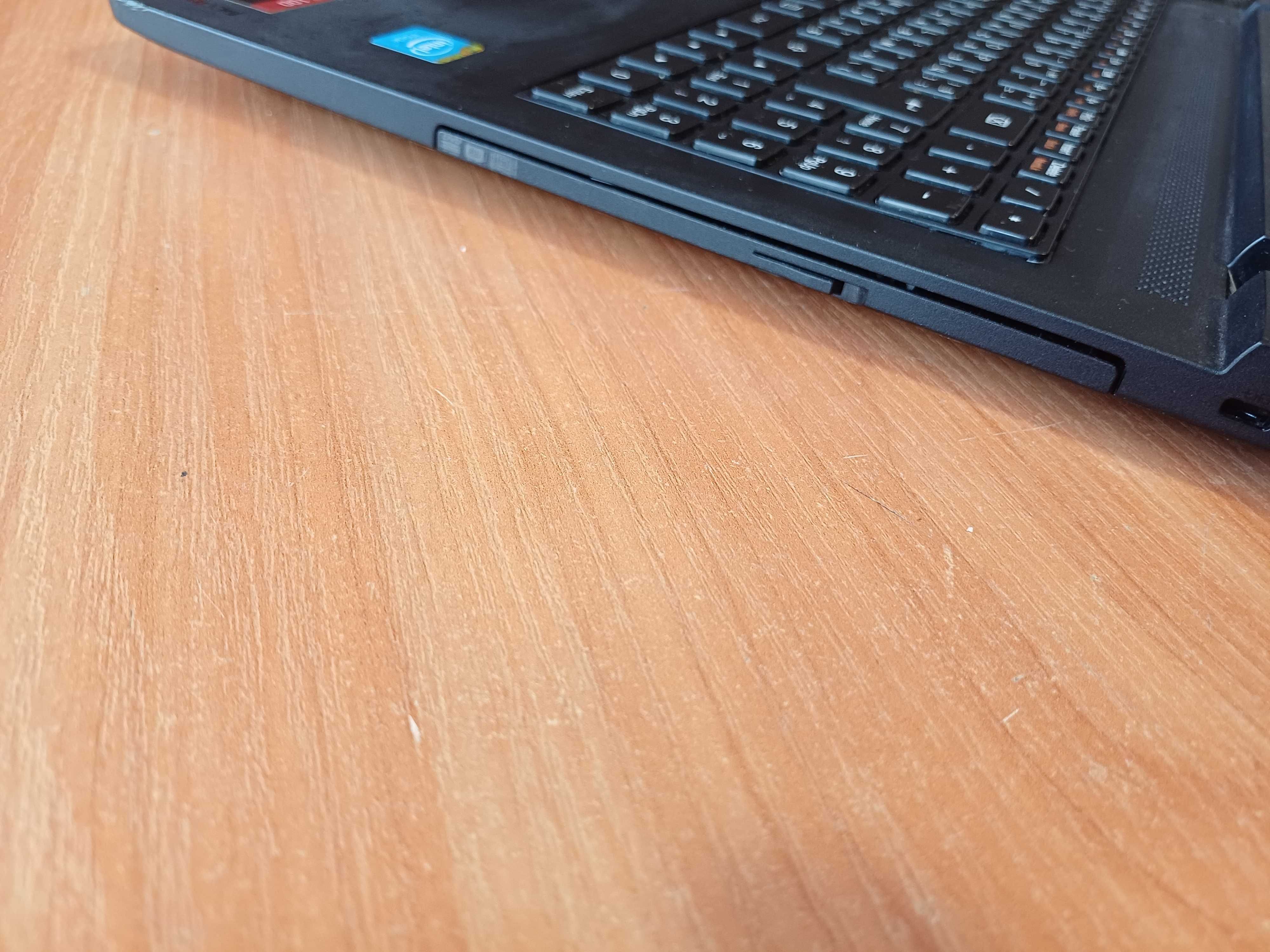15.6' Lenovo Лаптоп 2x2.58Ghz/4GB-Ram/500GB HDD / USB3.0