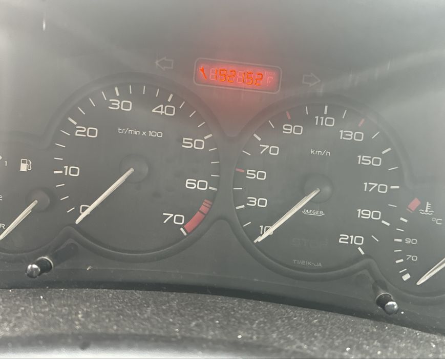 Vând Peugeot 206,An 2004, Kilometri 192.152 reali