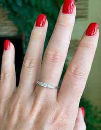 Златен пръстен с естествени диаманти