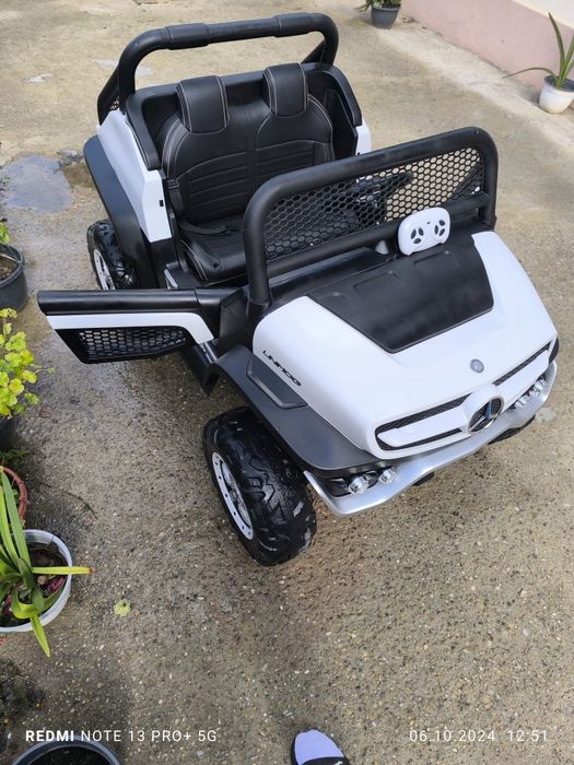 Mașinuță electrică.