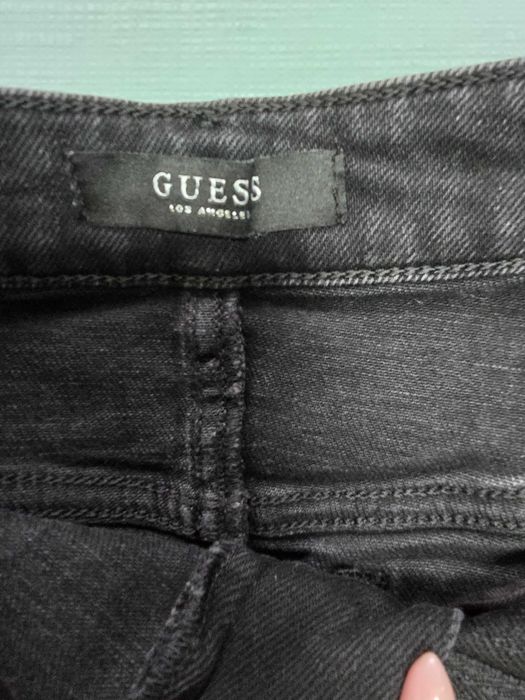 Нова дамска пола Guess размер М