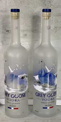 Празни бутилки от Grey Goose 1L