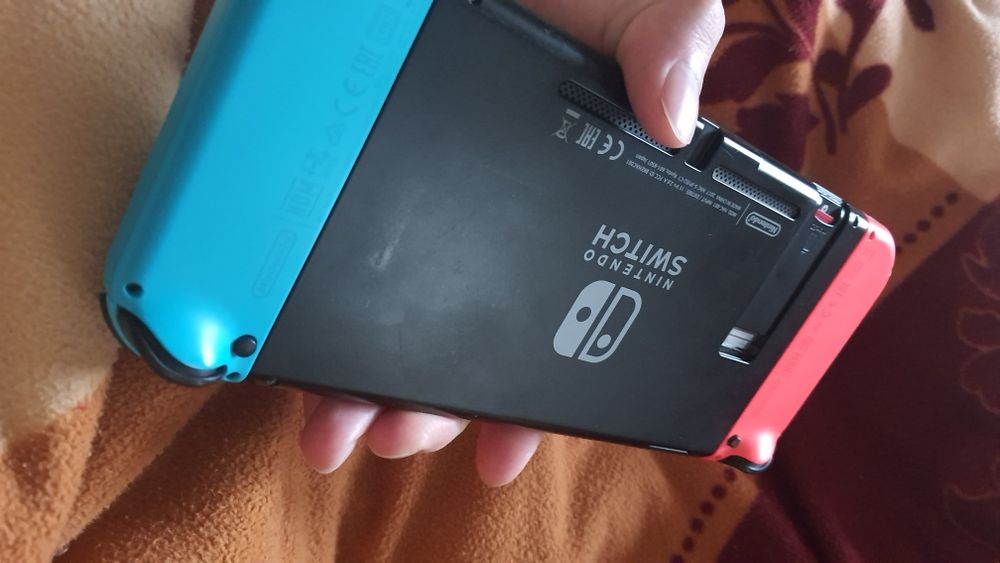 Nintendo switch + Case + Card de memorie 120 gb