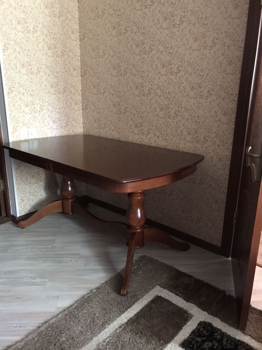 Продам стол
