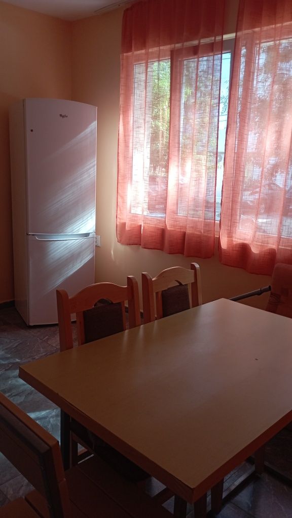 Дава се под наем Тристаен апартамент в Плевен, Дружба 4 - 86 кв.м за 280.5 € - Снимка #2