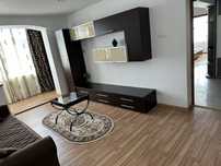 Vand apartament 3 camere, decomandat, central din caramida - 70 mp
