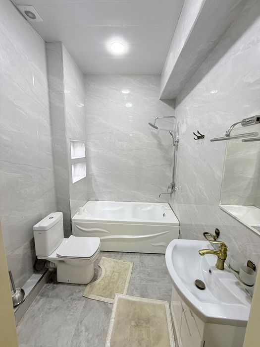 Циолковский кўчада 3 хонали 110 кв м квартира сотилади