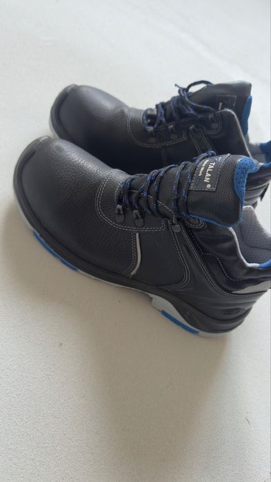 Продам новую спецобувь