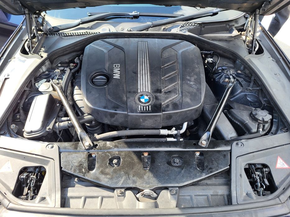 Bara fata,spate, capota,aripa,usa,interior bmw f10