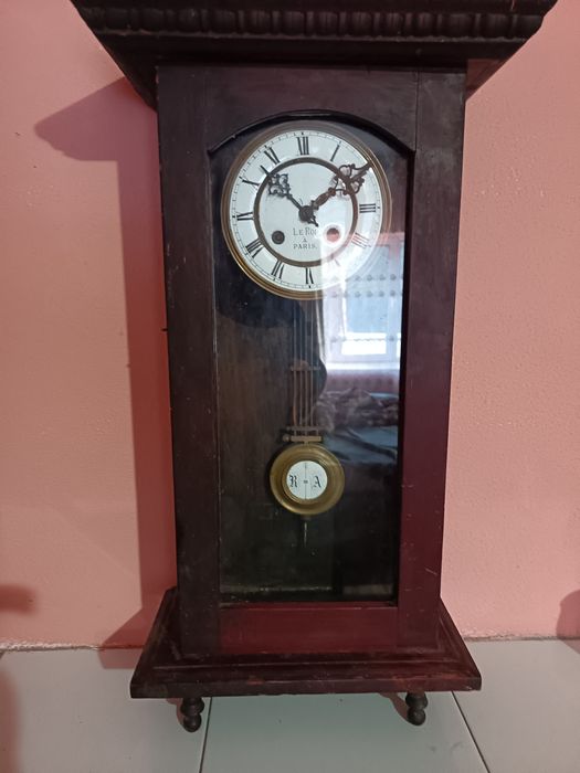 Vând ceas cu pendulă de perete