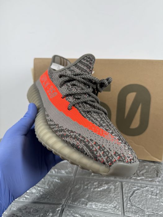 Yeezy boost  350 v2 Beluga Orange