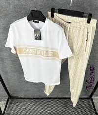 Compleu christian dior tricou si pantaloni
M-2XL
280 lei