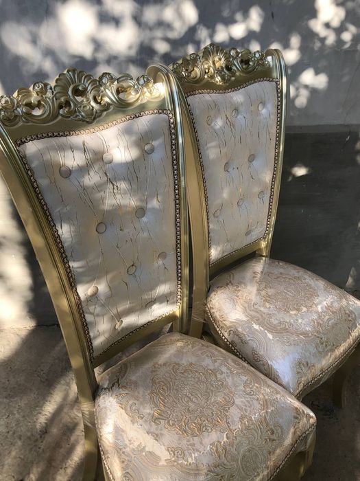 Yangi klassik stullar sotiladi