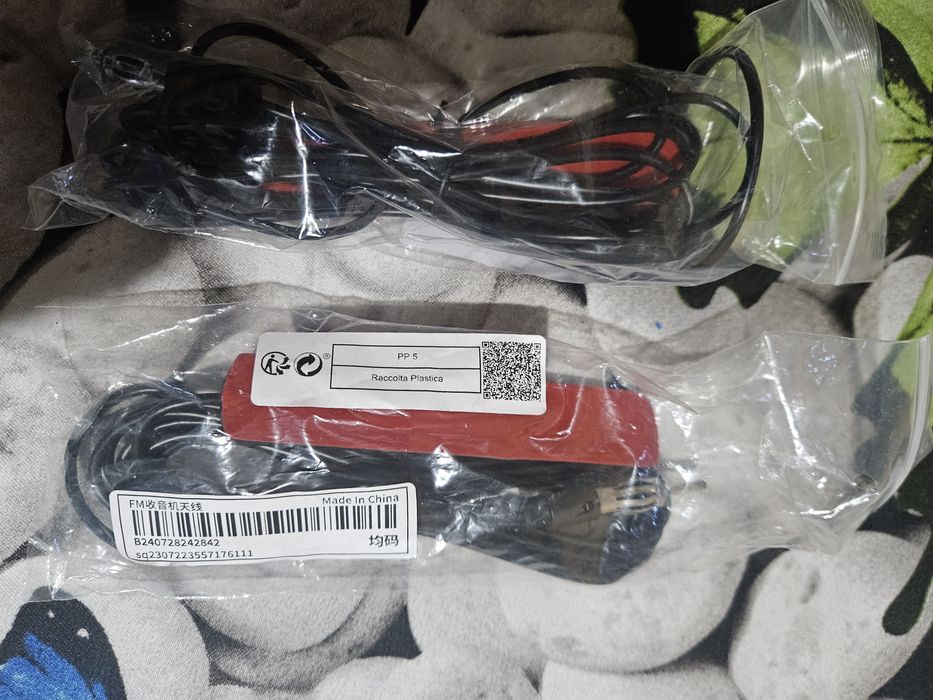 Adaptor priza 12v am 2 modele și antena radio