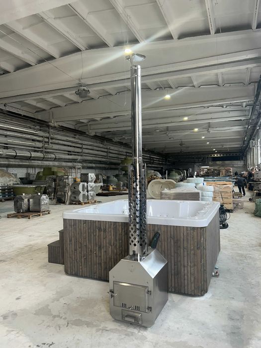 Jazuzzi ciubar QUADRO Nomad