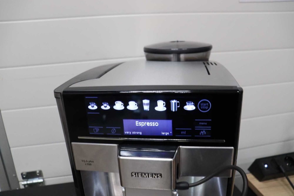 SIEMENS EQ.6 s700 Напълно автоматична кафемашина, 1.7L 2чаши, 1500 W