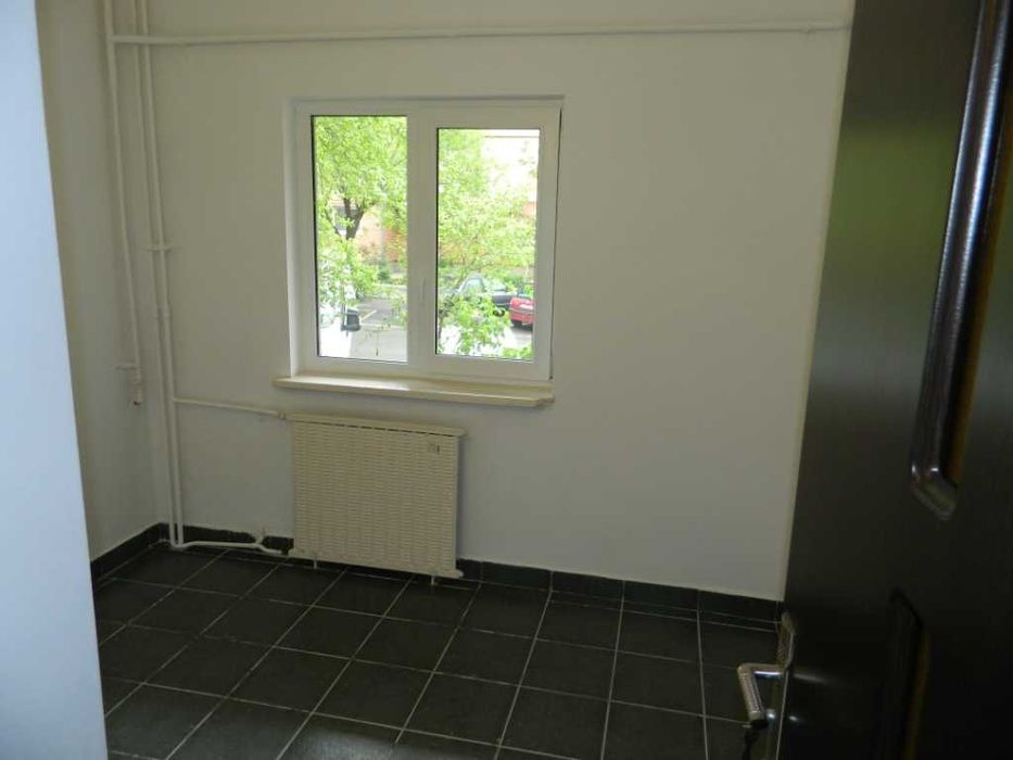 (vanzare) apartament pretabil spatiu comercial, langa Lidl de la gara