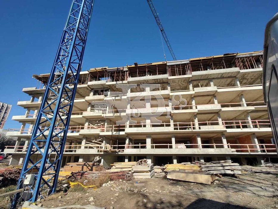 Продава се Едностаен апартамент в Варна, Възраждане 1 - 52 кв.м за 943 €/кв.м - Снимка #2