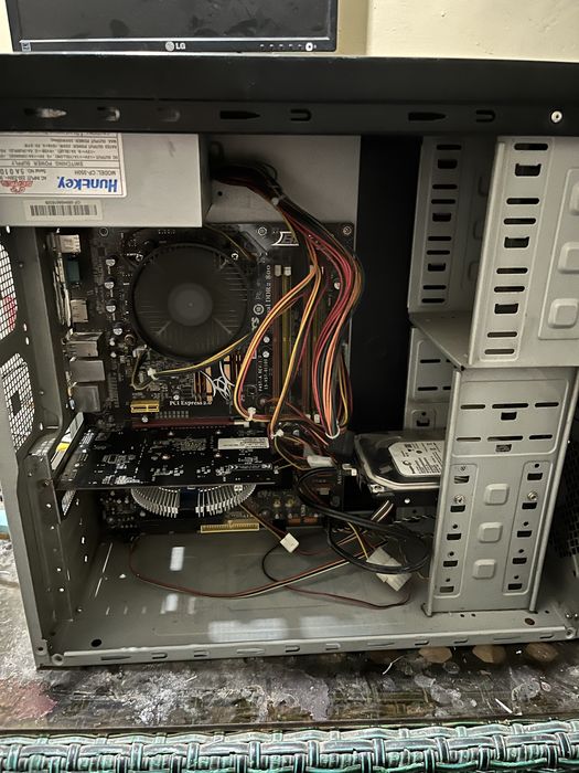 Компьютер с монитором