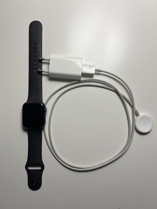 Apple Watch Series 5 С Зарядкой