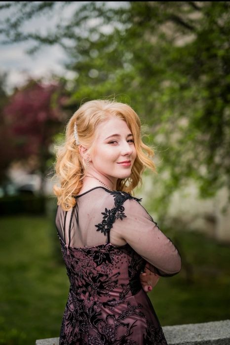 Vând rochie elegantă