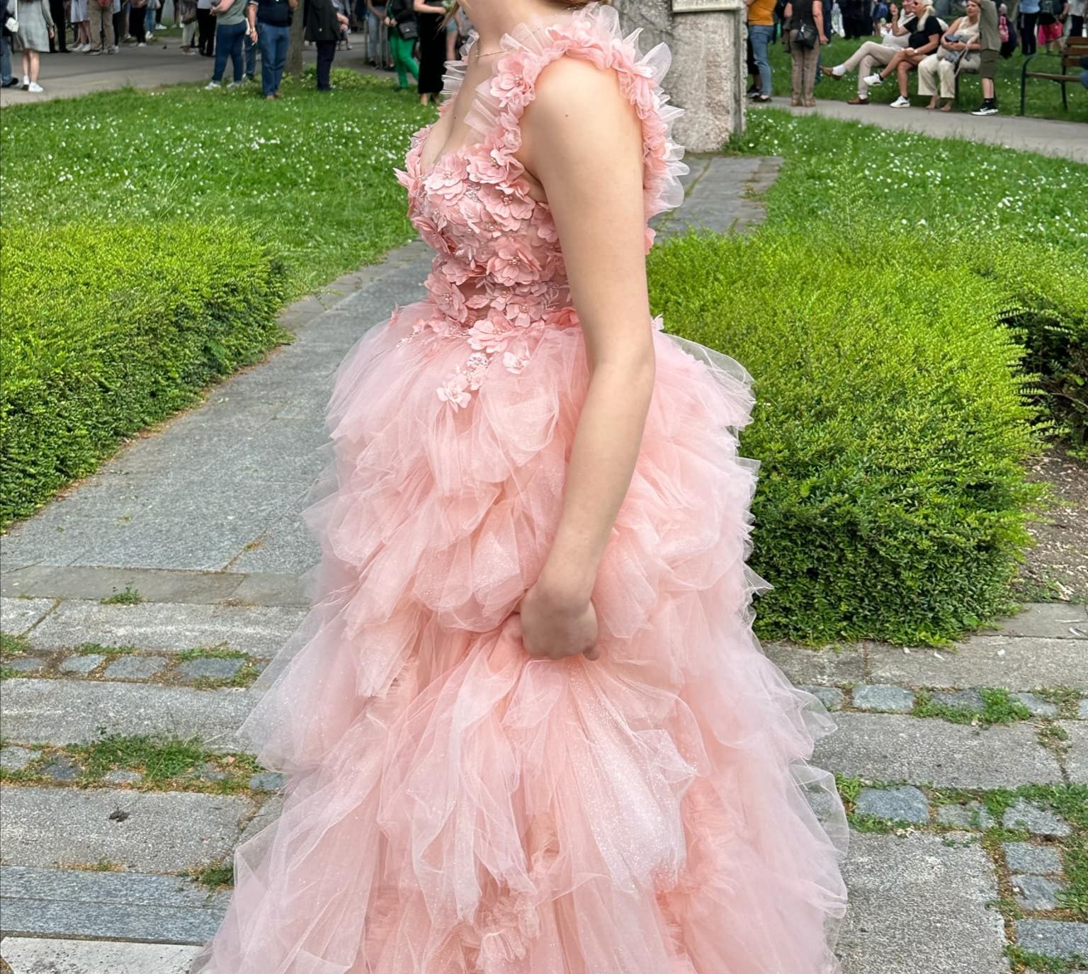 Бална розова рокля