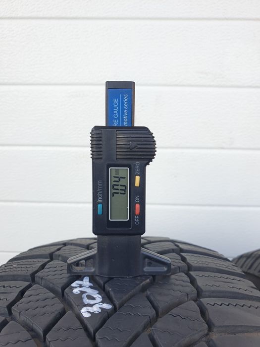 Зимни гуми 2 броя BRIDGESTONE Blizzak LM005 215 65 R17 дот 0322