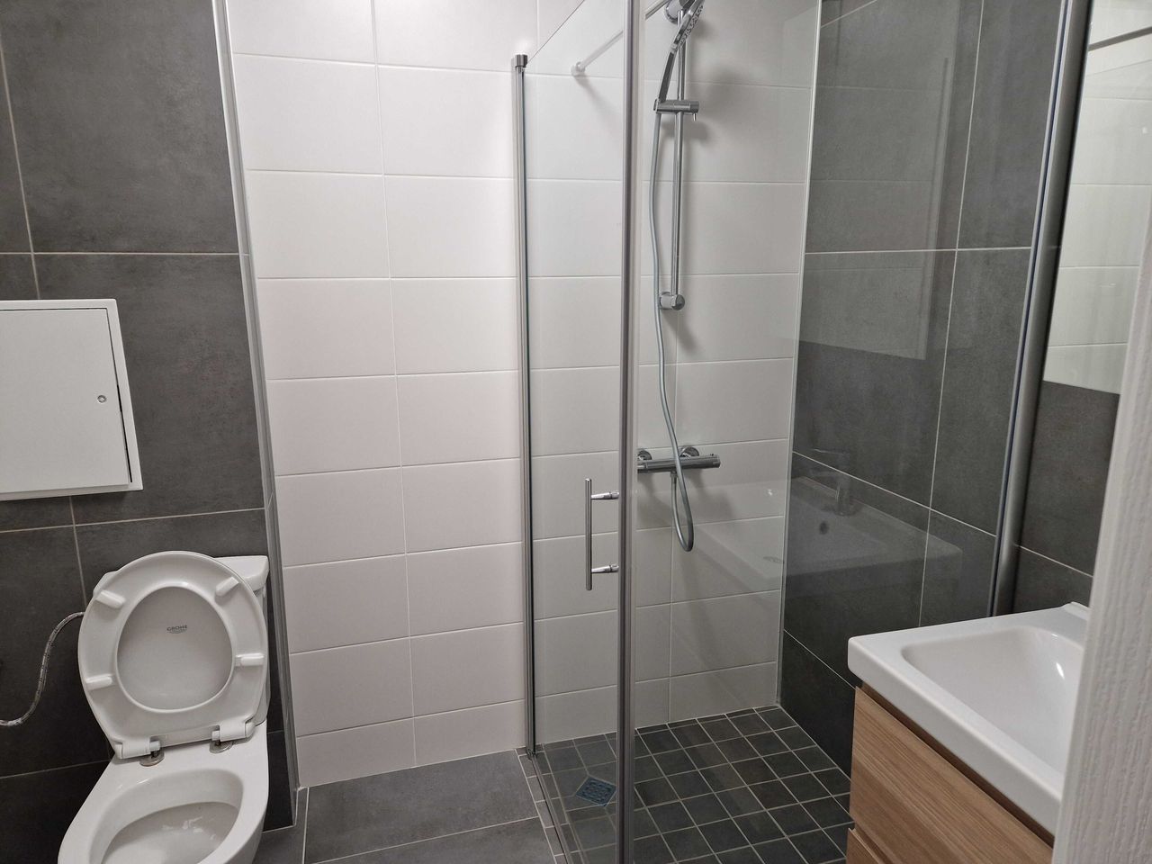 Дава се под наем Двустаен апартамент в София, Зона Б-19 - 55 кв.м за 561 € - Снимка #3