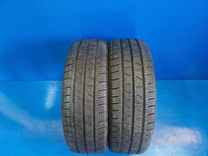 2 Pirelli R15C 215/70 Anvelope Bun de iarnă DOT2619