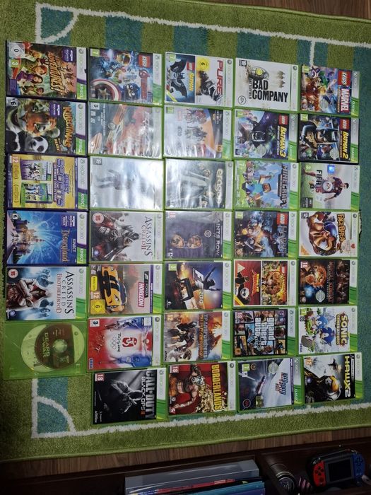 Vand XBOX 360 si sistem KINECT