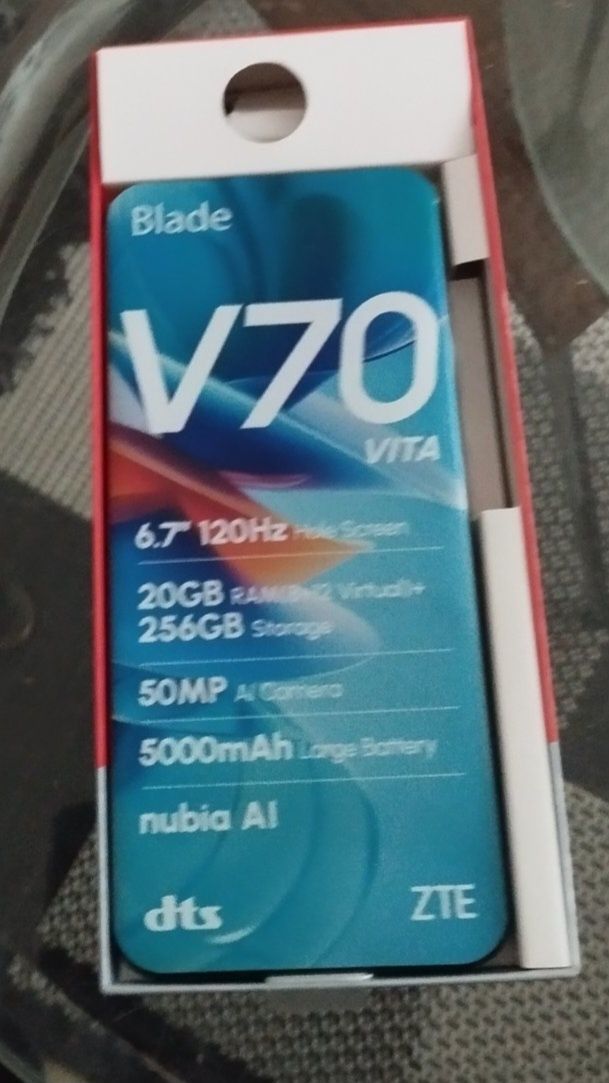 Телефон  V70 - чисто нов