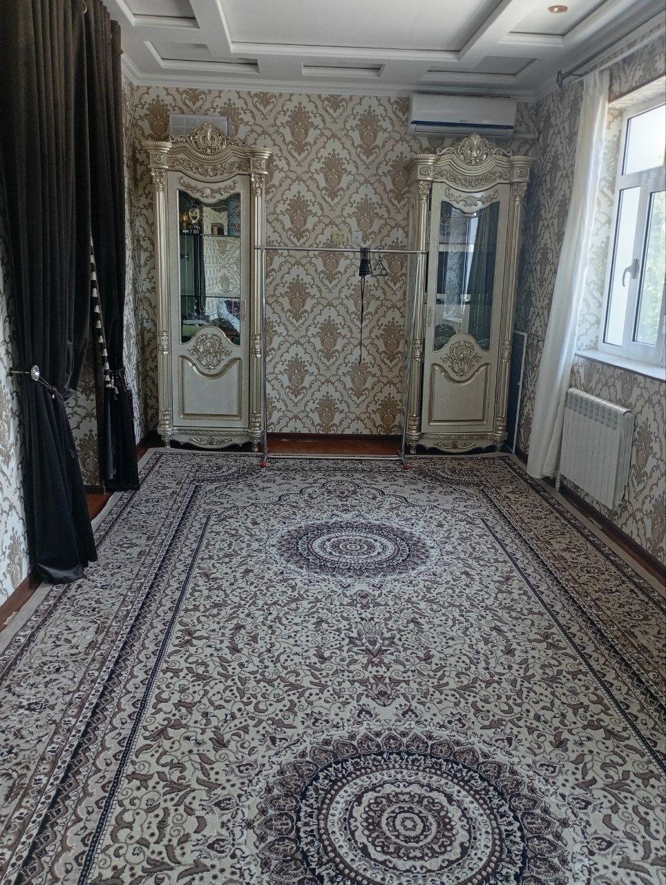Qizlar uchun kvartira bor