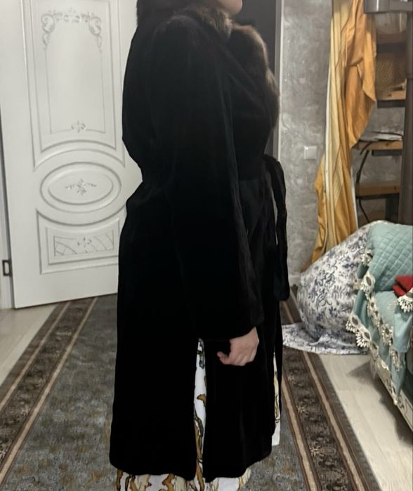 Продам норковую шубу