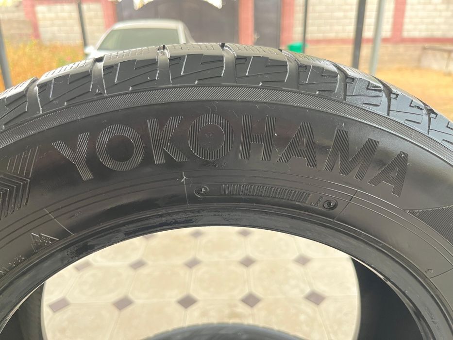Шины Yokohama 215/60 R16, комплект 4 шт, б/у
