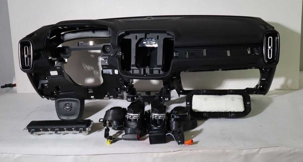 Арматурно табло колани аирбеги airbag Volvo XC40 original