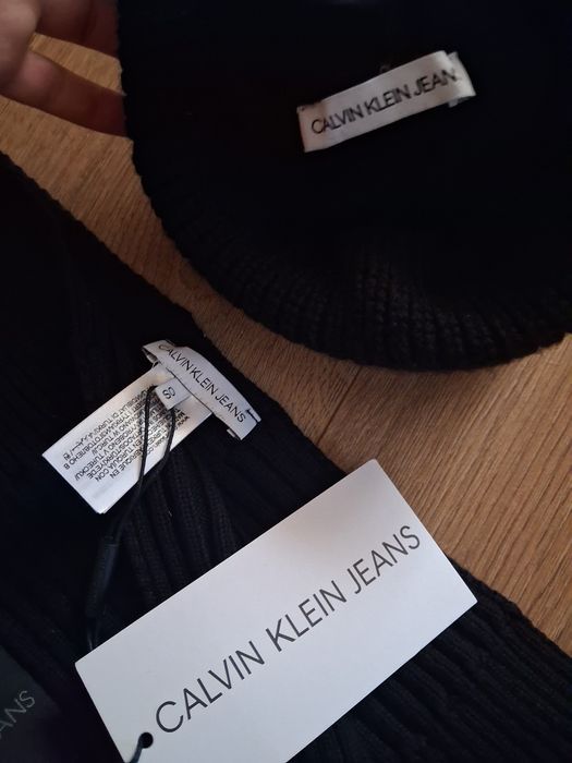 Calvin Klein-căciulă și fular unisex